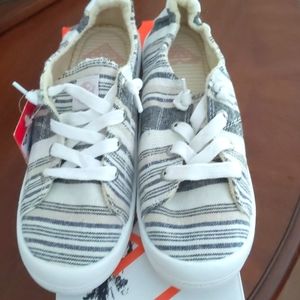 NWT Roxy Bayshore canvas stripe slip-on sneakers size 6